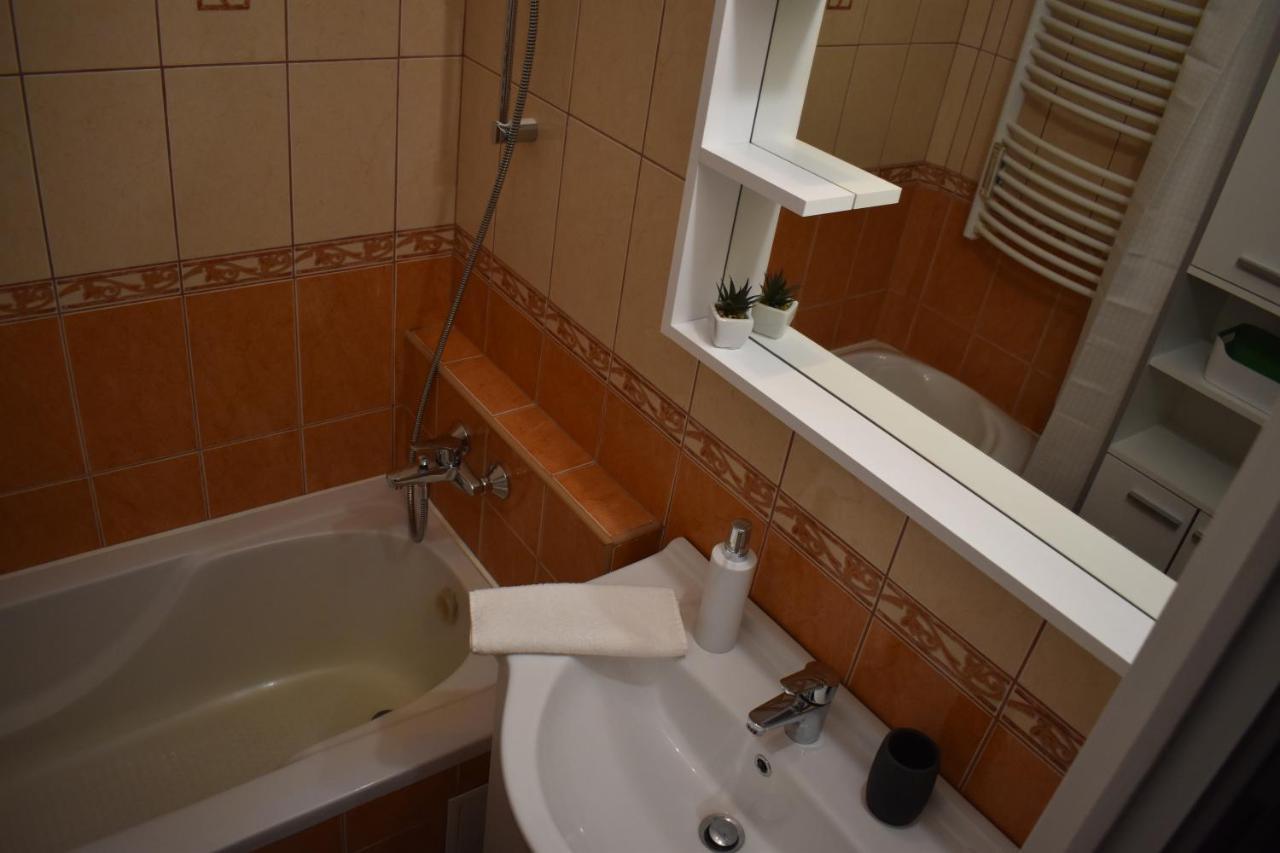 Frezia Apartman Mako Luaran gambar