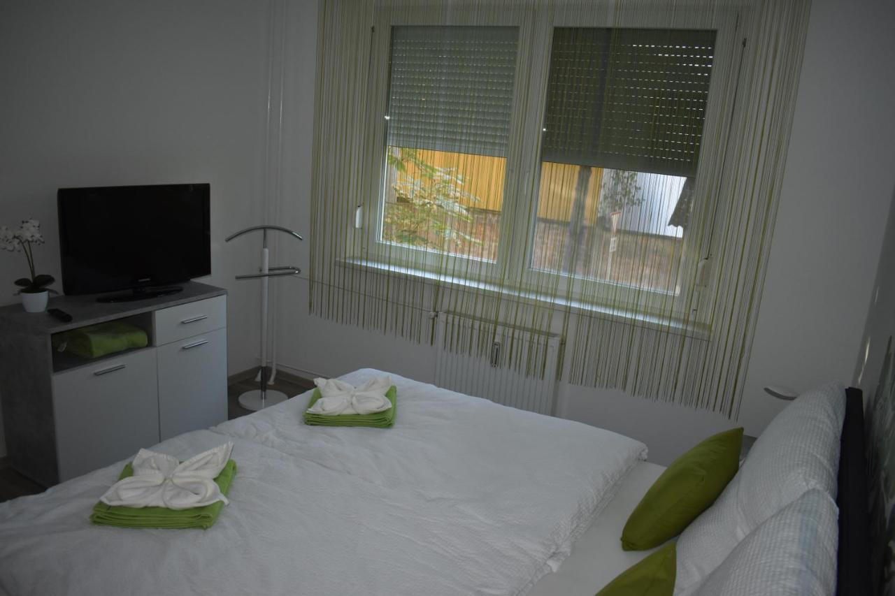 Frezia Apartman Mako Luaran gambar