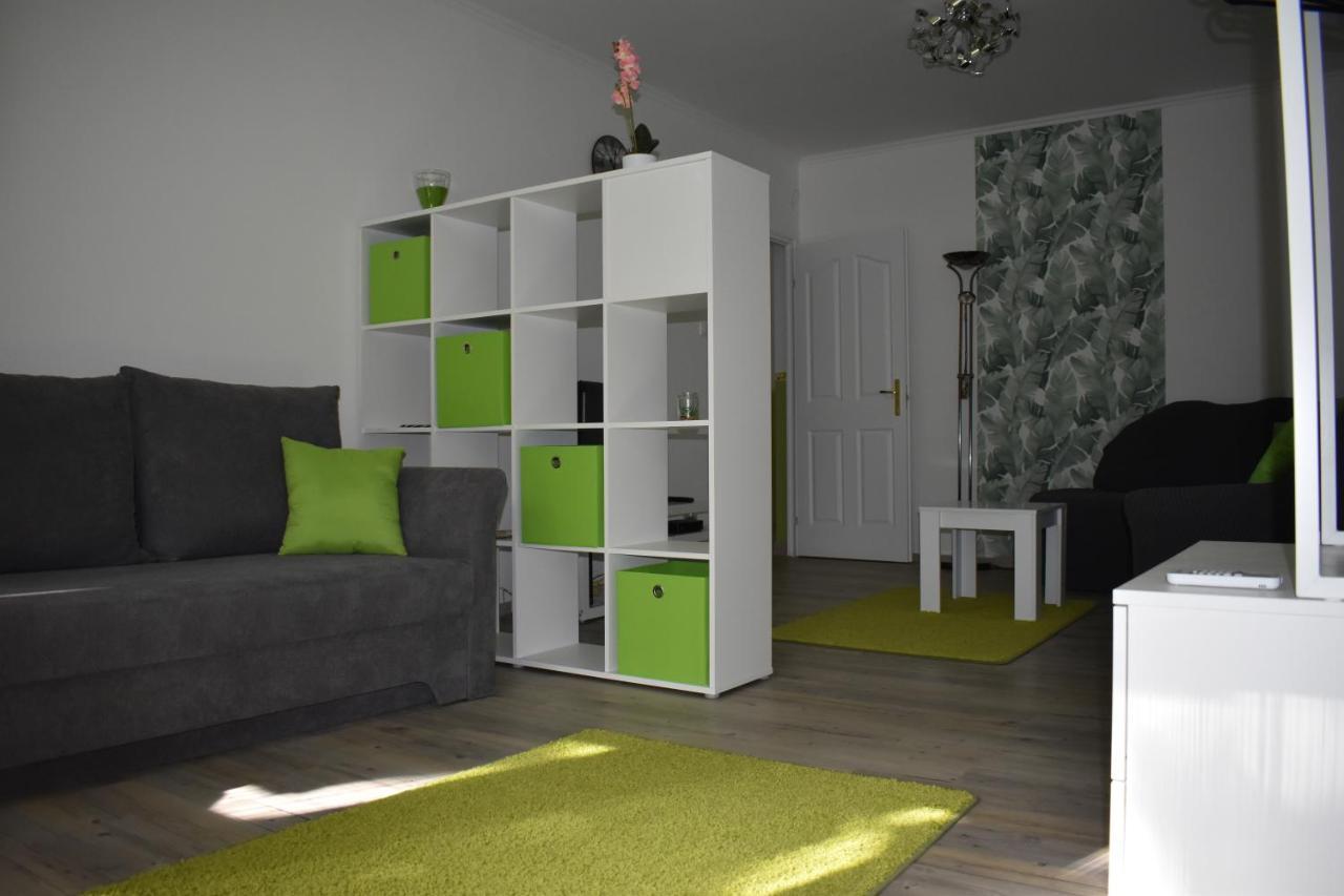 Frezia Apartman Mako Luaran gambar
